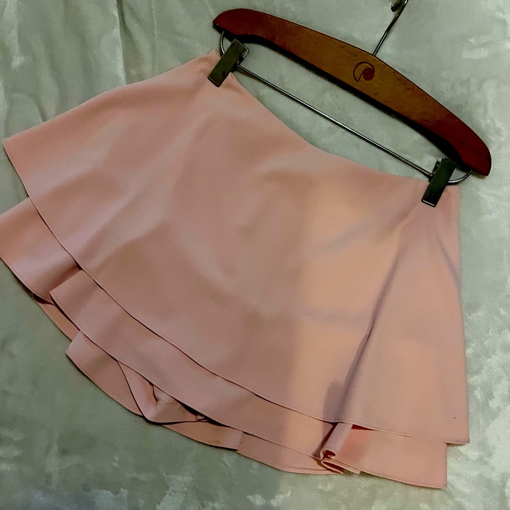 Alice and Olivia dust pink ruffle skort
